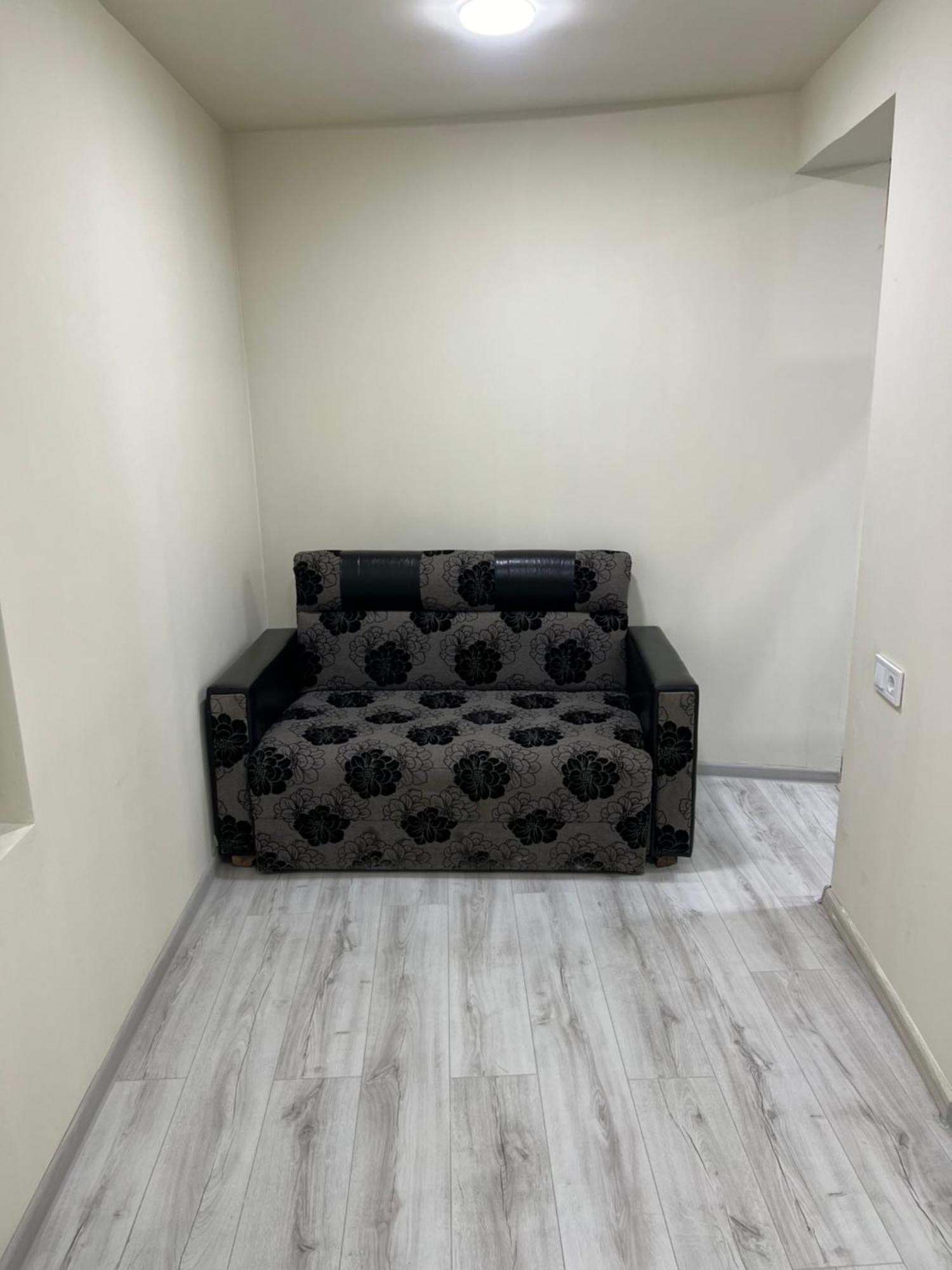 Tazo Apartment Tbilisi Ngoại thất bức ảnh